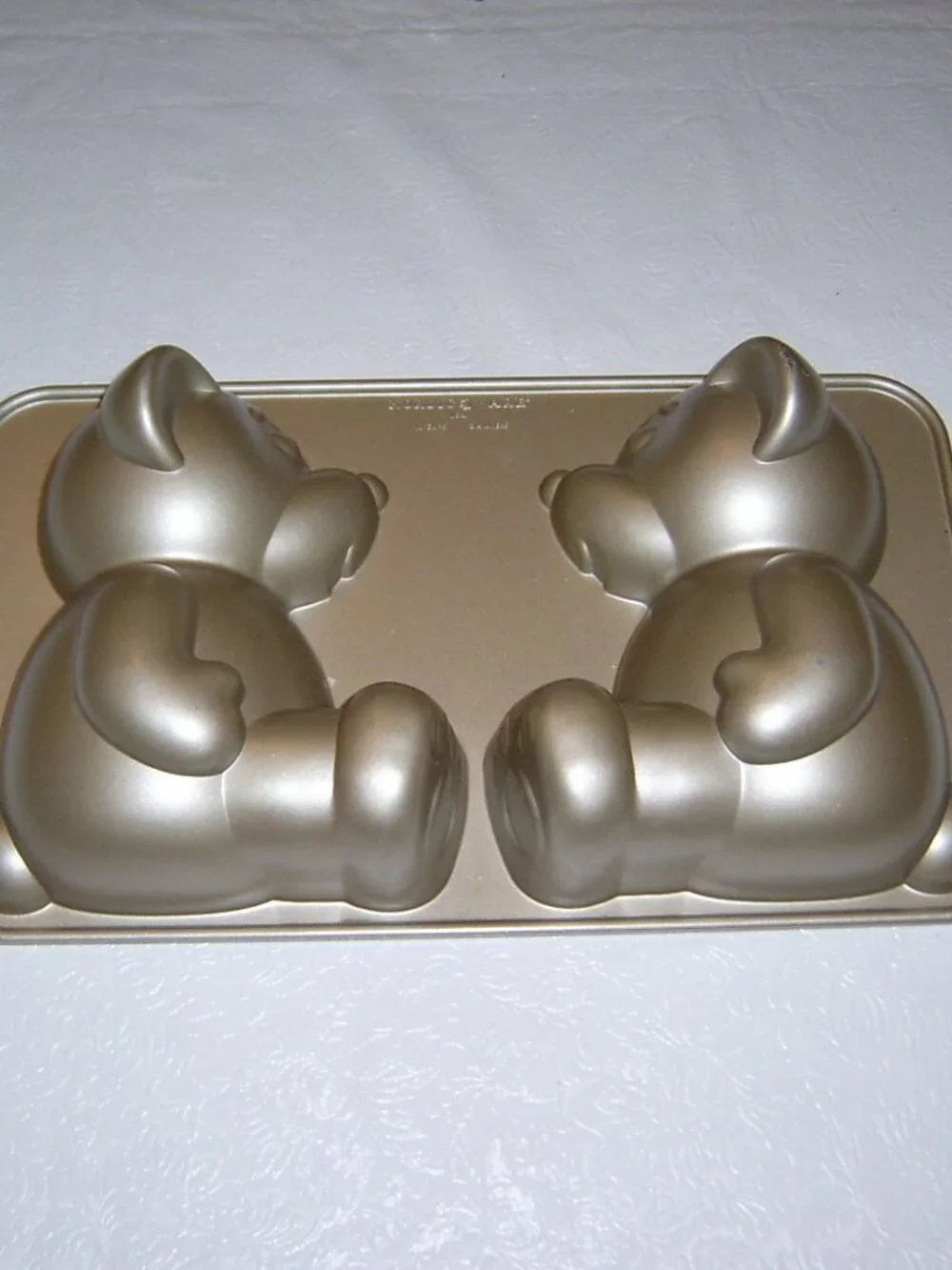 Nordic Wear Build A Bear Workshop 3D Cake Pan, Non Stick, VGUC